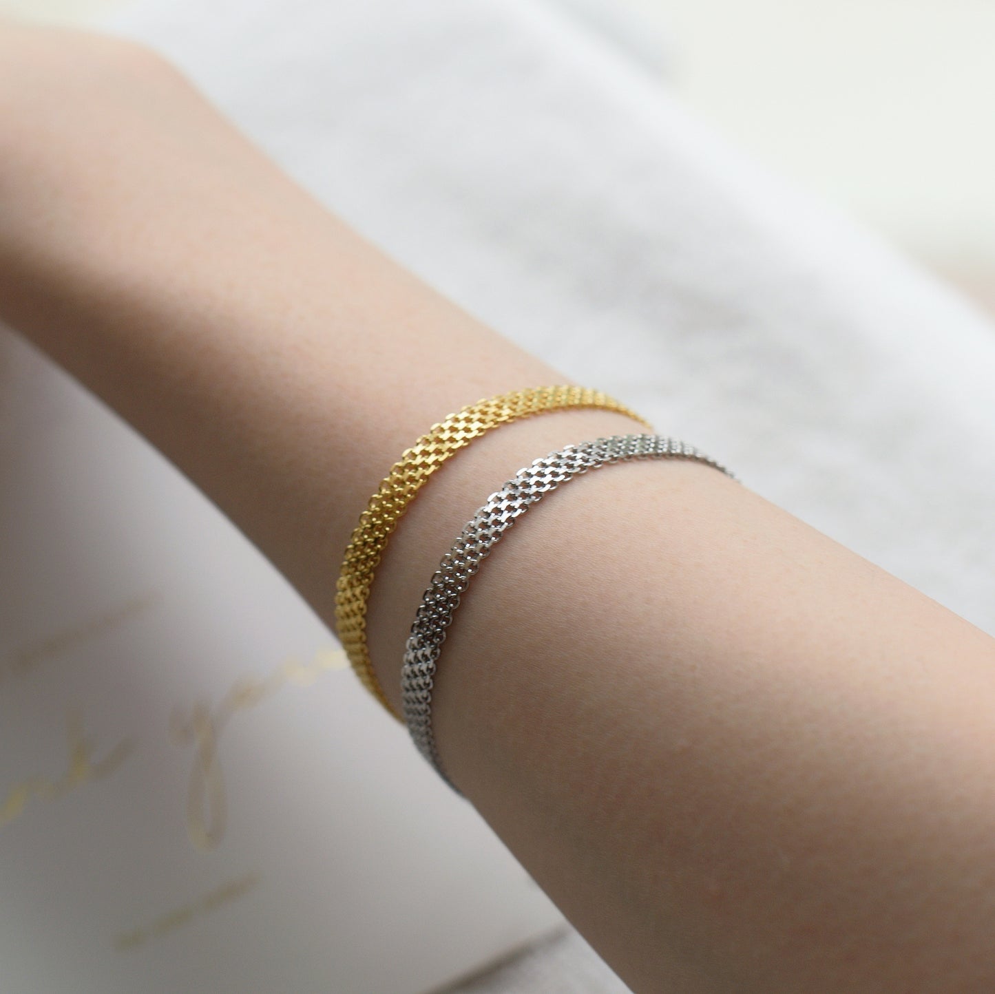 Mesh chain bracelet